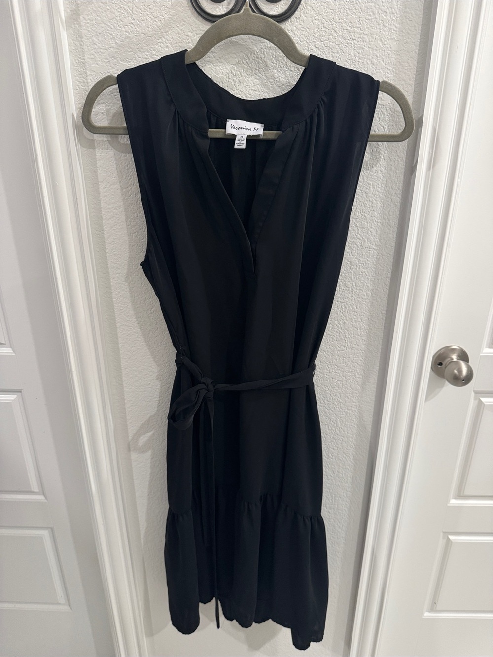 Veronica M Black Sleeveless Tie-Waist Midi Dress